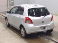 Toyota VITZ лот № 9056 оценка 3  с аукциона в Японии 5