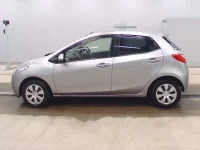 Mazda DEMIO лот № 9058 оценка R  с аукциона в Японии 3