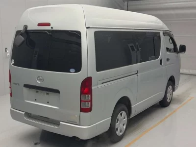 Toyota HIACE VAN  с аукциона в Японии