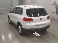 Volkswagen TIGUAN лот № 38044 оценка 3  с аукциона в Японии 5