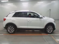 Volkswagen T-ROC лот № 38047 оценка 5  с аукциона в Японии 2