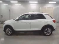 Volkswagen T-ROC лот № 38047 оценка 5  с аукциона в Японии 3