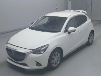Mazda DEMIO  с аукциона в Японии