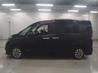 Nissan SERENA лот № 30002 оценка 4  с аукциона в Японии 3