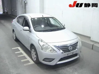 Nissan TIIDA LATIO  с аукциона в Японии