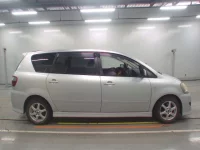 Toyota IPSUM лот № 10445 оценка 3  с аукциона в Японии 2