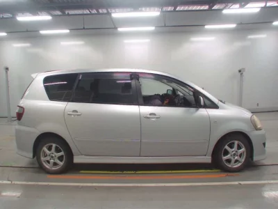 Toyota IPSUM  с аукциона в Японии