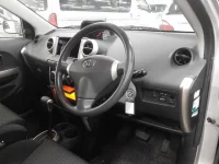 Toyota IST лот № 10441 оценка 4  с аукциона в Японии 6