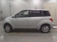 Toyota IST лот № 10441 оценка 4  с аукциона в Японии 3