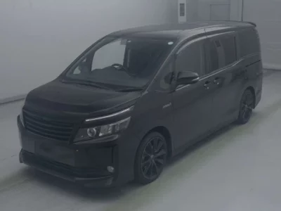 Toyota VOXY  с аукциона в Японии