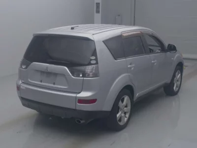 Mitsubishi OUTLANDER  с аукциона в Японии