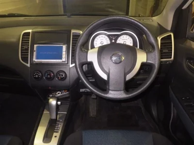Nissan WINGROAD  с аукциона в Японии