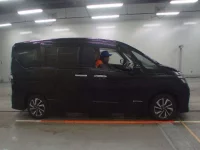 Nissan SERENA лот № 30009 оценка 4  с аукциона в Японии 2