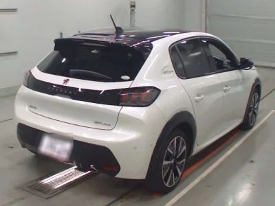 Peugeot 208  с аукциона в Японии