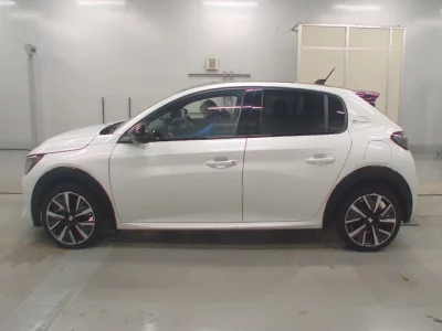 Peugeot 208  с аукциона в Японии
