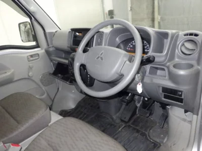 Mitsubishi MINICAB VAN