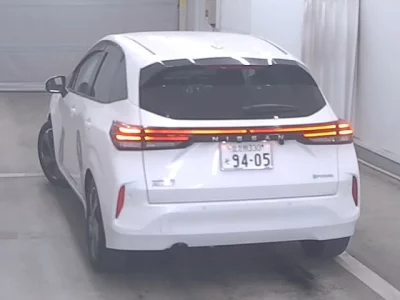 Nissan AURA  с аукциона в Японии