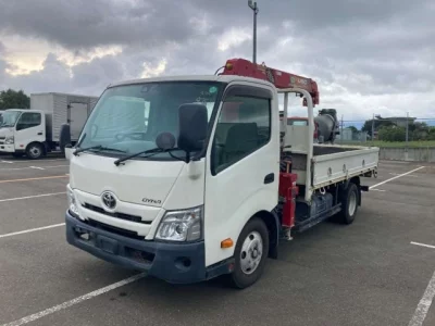 Toyota DYNA  с аукциона в Японии