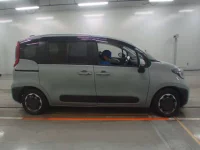 Toyota SIENTA лот № 30018 оценка 5  с аукциона в Японии 2