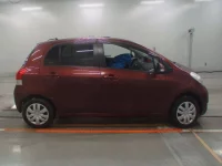 Toyota VITZ лот № 30020 оценка 3  с аукциона в Японии 2