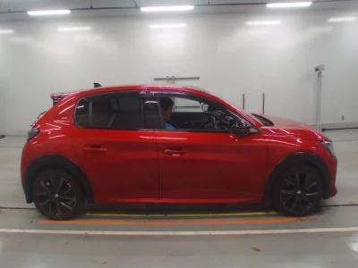 Peugeot 208  с аукциона в Японии