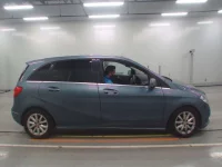 Mercedes-Benz B CLASS лот № 10473 оценка 4  с аукциона в Японии 2