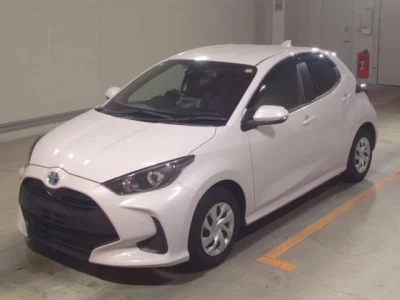 Toyota YARIS  с аукциона в Японии