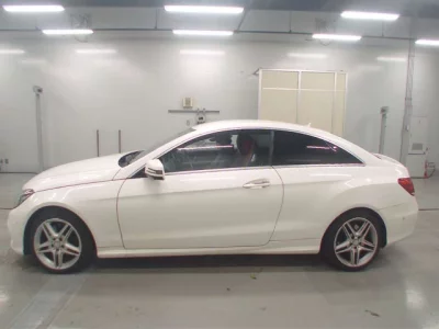 Mercedes-Benz E CLASS  с аукциона в Японии