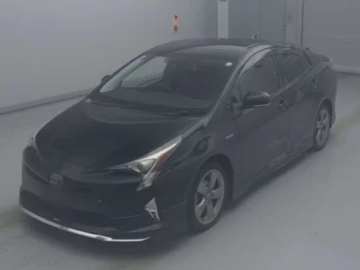 Toyota PRIUS  с аукциона в Японии