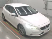 Volvo V40 лот № 38084 оценка 4  с аукциона в Японии 4