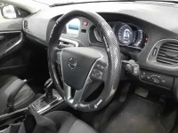 Volvo V40 лот № 38084 оценка 4  с аукциона в Японии 6