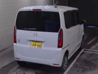 Honda N BOX лот № 4002 оценка 5  с аукциона в Японии 1