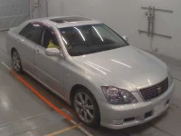 Toyota CROWN лот № 30038 оценка 4  с аукциона в Японии 4