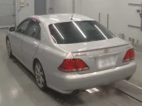 Toyota CROWN лот № 30038 оценка 4  с аукциона в Японии 5