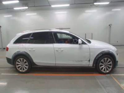 Audi A4  с аукциона в Японии