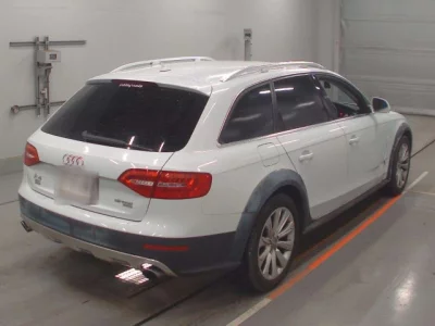 Audi A4  с аукциона в Японии