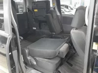 Toyota VOXY лот № 10499 оценка R  с аукциона в Японии 9