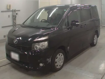 Toyota VOXY  с аукциона в Японии