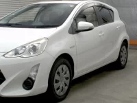 Toyota AQUA лот № 3003 оценка 4  с аукциона в Японии 3