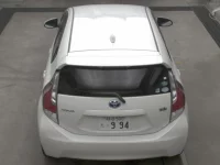 Toyota AQUA лот № 3003 оценка 4  с аукциона в Японии 6