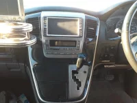 Toyota ALPHARD лот № 10504 оценка 3  с аукциона в Японии 8