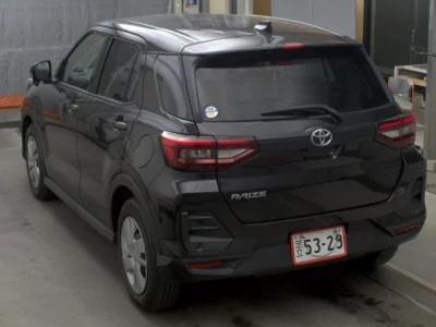 Toyota RAIZE  с аукциона в Японии