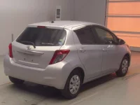 Toyota VITZ лот № 70159 оценка 3.5  с аукциона в Японии 1