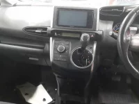 Toyota WISH лот № 10505 оценка R  с аукциона в Японии 8