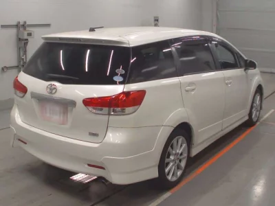 Toyota WISH  с аукциона в Японии