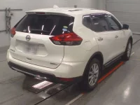 Nissan X-TRAIL лот № 30044 оценка 4  с аукциона в Японии 1