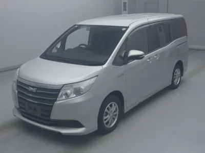 Toyota NOAH  с аукциона в Японии