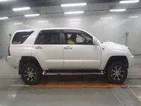 Toyota HILUX SURF лот № 30045 оценка 3  с аукциона в Японии 2
