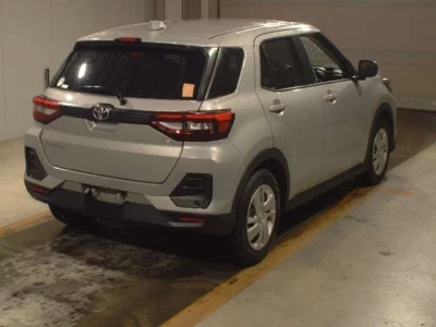 Toyota RAIZE  с аукциона в Японии