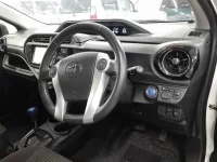 Toyota AQUA лот № 30051 оценка R  с аукциона в Японии 6